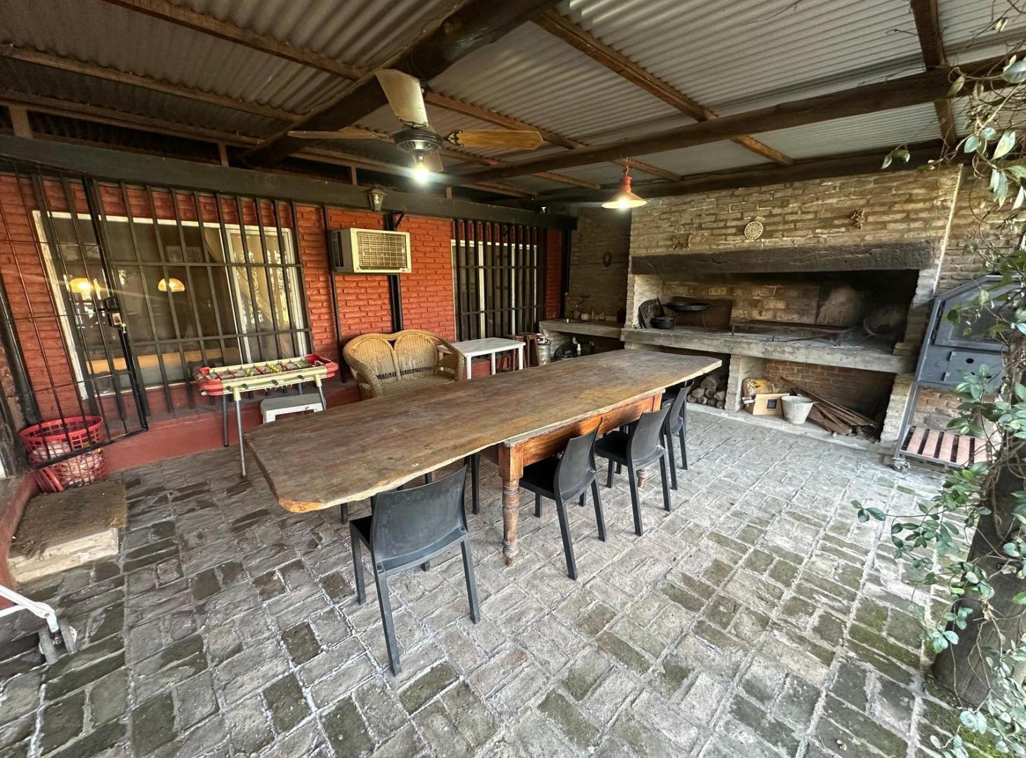Foto de Casa en venta – Funes – 3 dormitorios, galería, parrilla y pileta, imagen 2