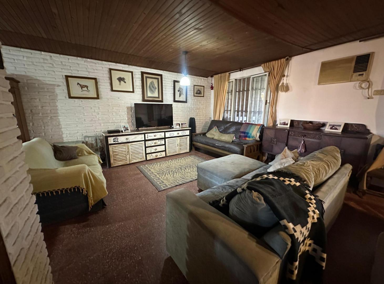 Foto de Casa en venta – Funes – 3 dormitorios, galería, parrilla y pileta, imagen 4