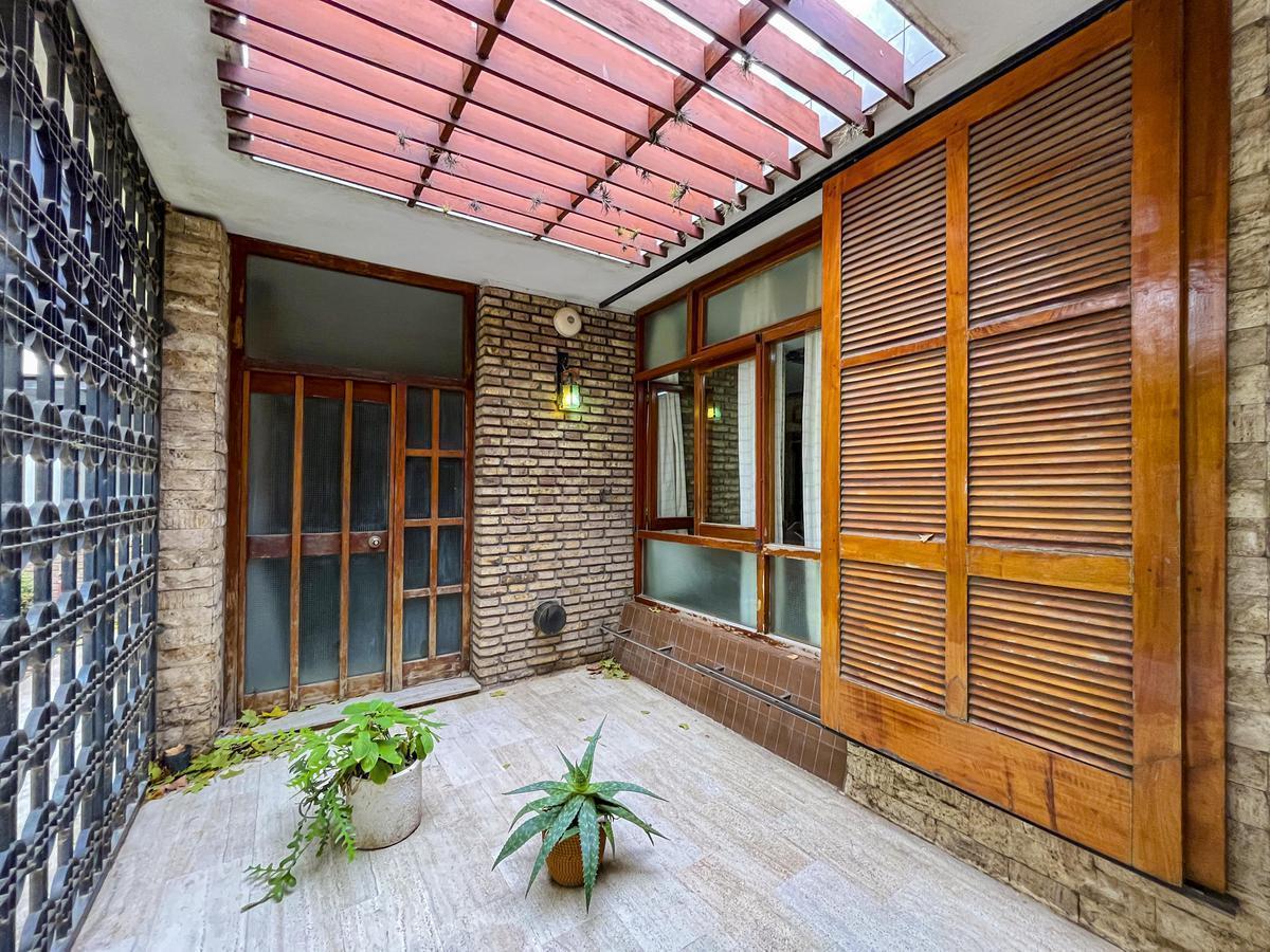 Foto de Casa tres dormitorios, patio y pileta. Granadero Baigorria. Permuta, imagen 3