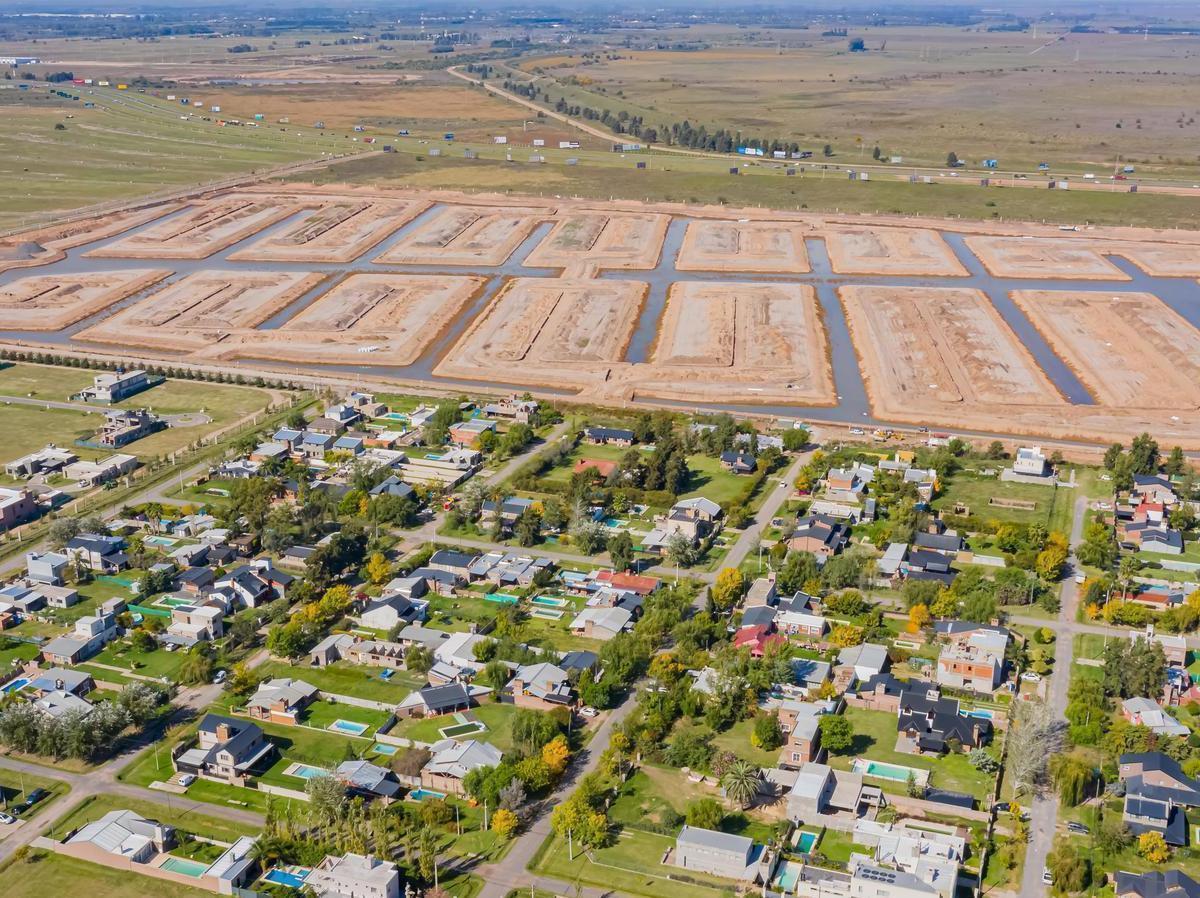 Foto de Terreno en Barrio Privado, Funes Lakes, imagen 2