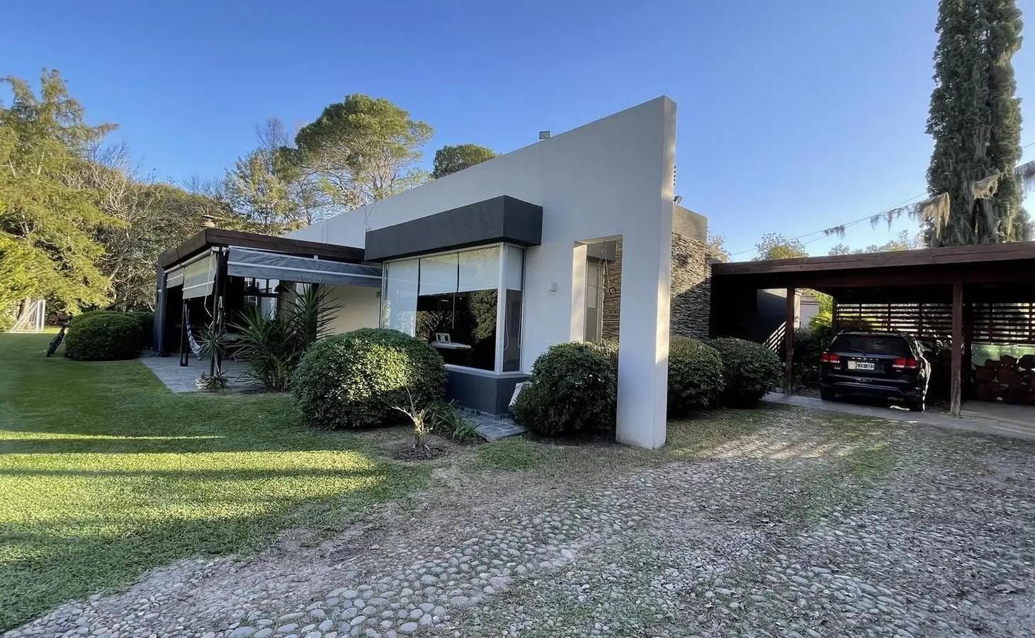 Foto de Casa 3 dormitorios, jardín y piscina en Funes, garita 15, imagen 3