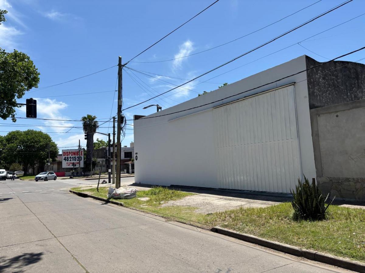 Foto de Galpón oficina comercial sobre Bv Oroño - Permuta- Financiación, imagen 2