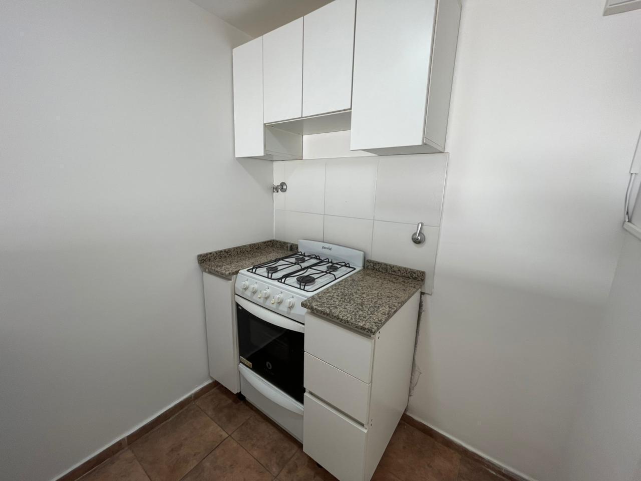Foto de EN VENTA DEPARTAMENTO ! DORMITORIO CON PATIO - 1 de mayo al 1100, imagen 5