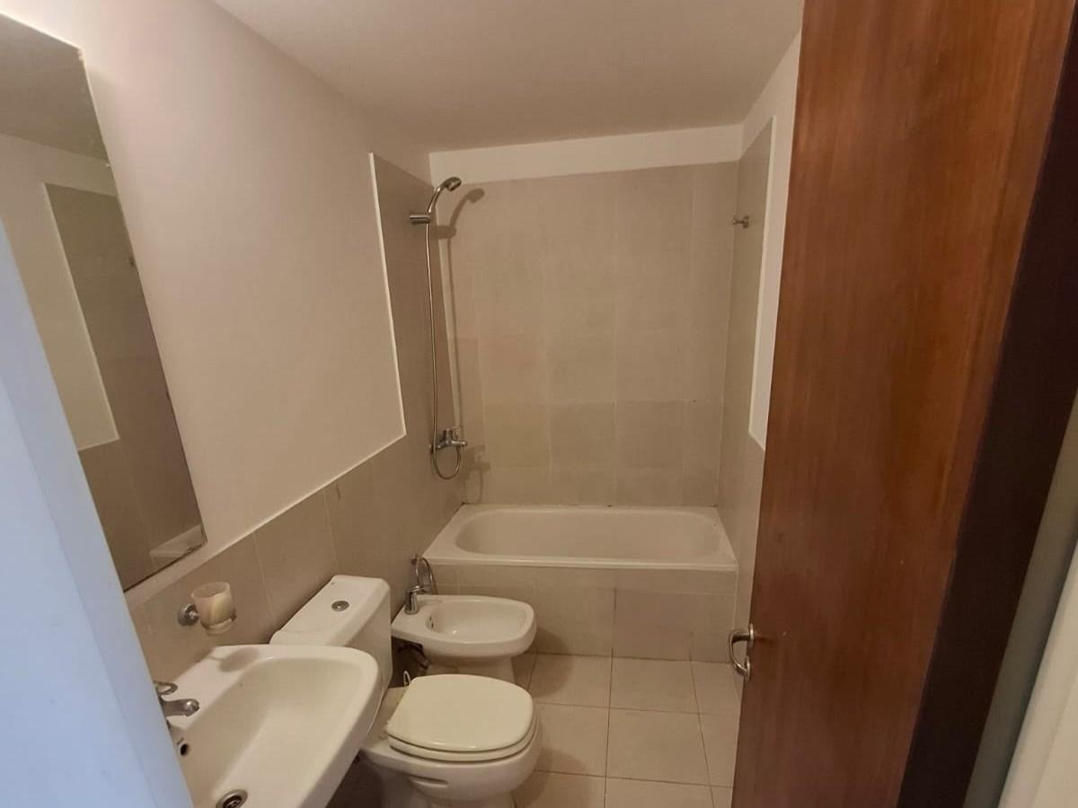 Foto de Venta | Depto 2 Dorm | Balcón al Frente | Cochera | Entre Ríos 1964 1°A, imagen 4