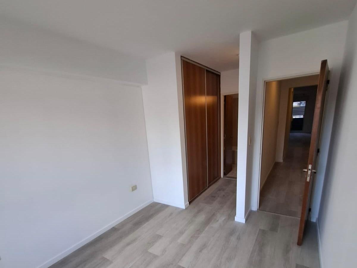 Foto de Venta | Depto 2 Dorm | Balcón al Frente | Cochera | Entre Ríos 1964 1°A, imagen 3