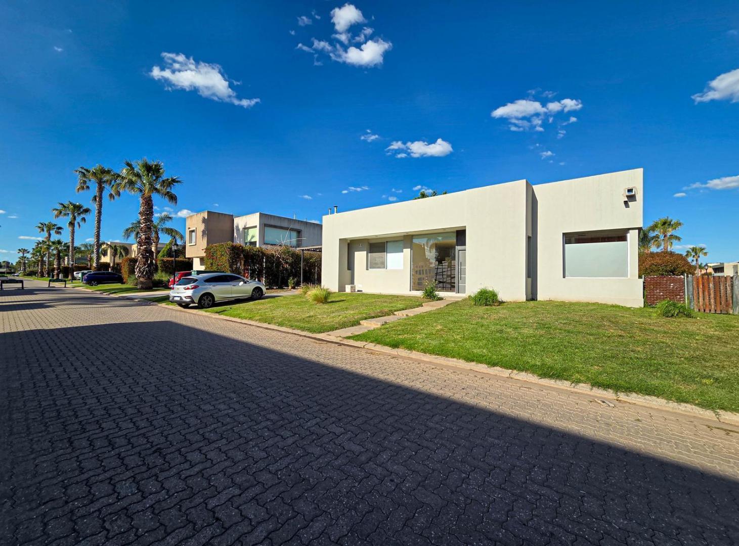 Foto de Casa de 3 dormitorios en Barrio Privado Miraflores, Funes Hills, imagen 1