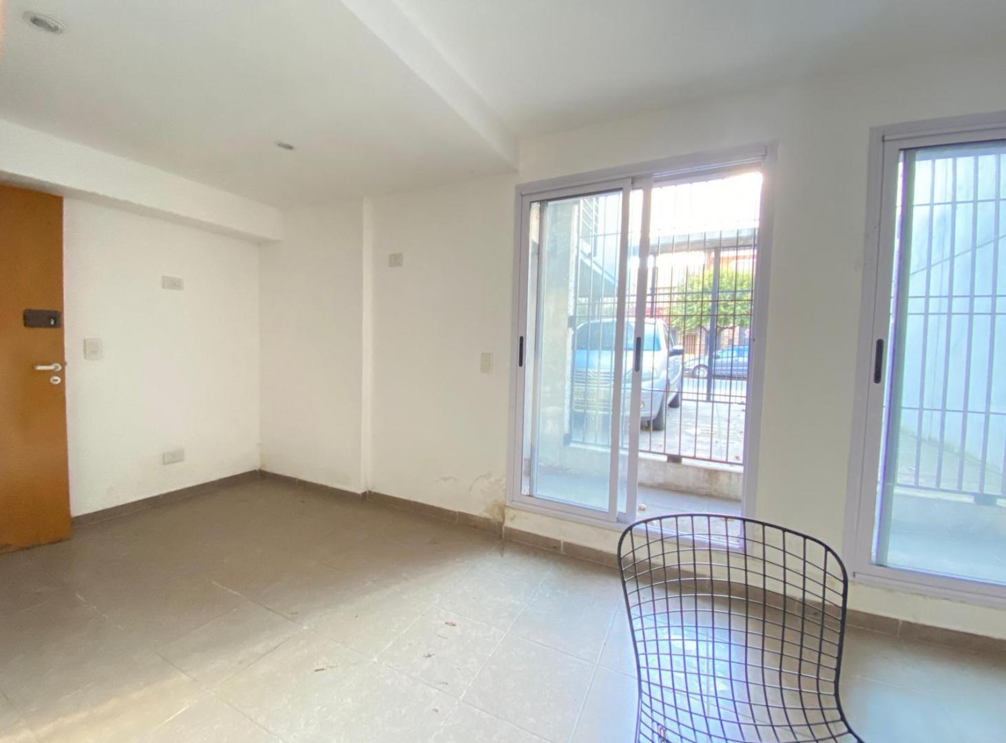 Foto de Oficina en Venta a 2 cuadras de Av Pellegrini, imagen 2