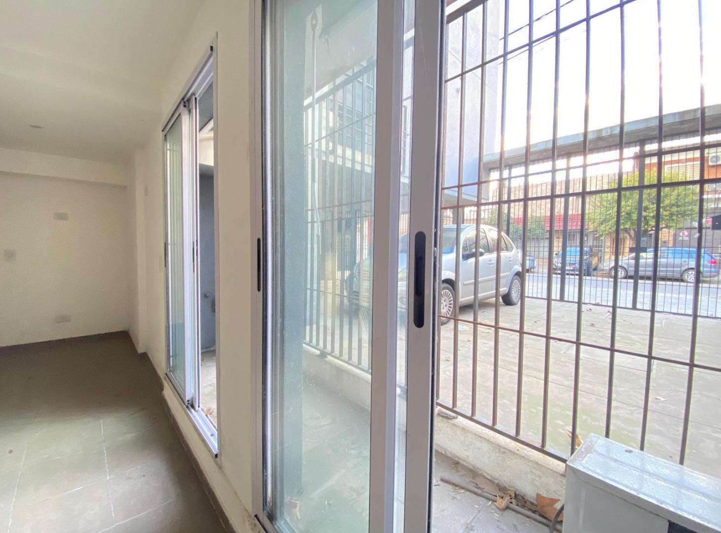 Foto de Oficina en Venta a 2 cuadras de Av Pellegrini, imagen 1
