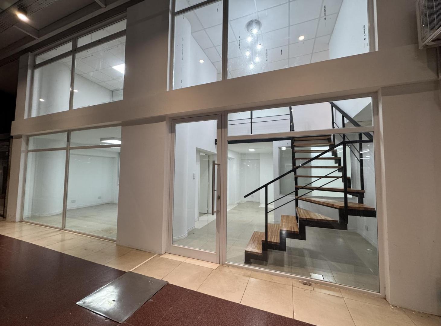 Foto de Oficina en Alquiler - Galeria Cesar, imagen 1