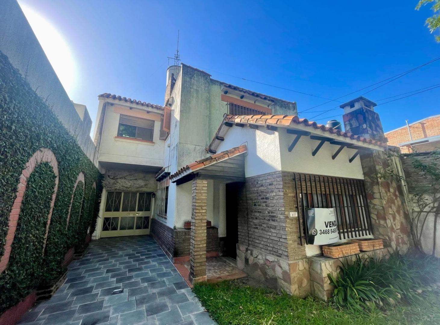 Foto de Venta casa 4 dormitorios - Barrio Azcuénaga, imagen 1