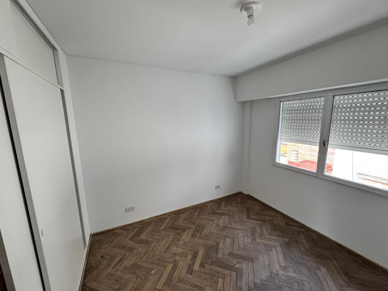 Foto de Departamento en zona Centro de tres dormitorios con balcón. Reciclado, imagen 4