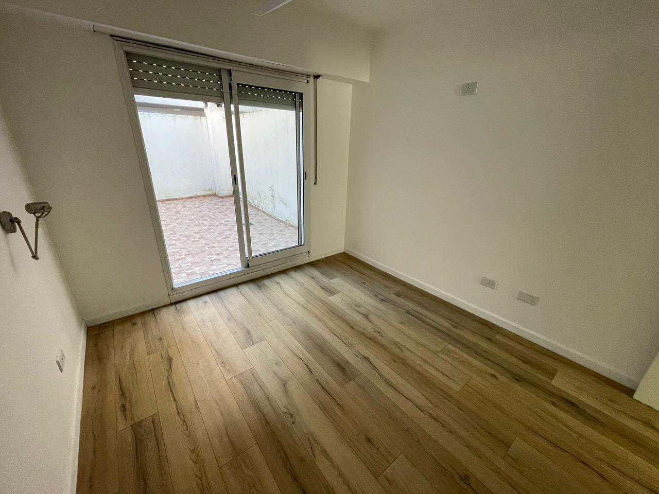 Foto de EN VENTA DEPARTAMENTO ! DORMITORIO CON PATIO - 1 de mayo al 1100, imagen 4
