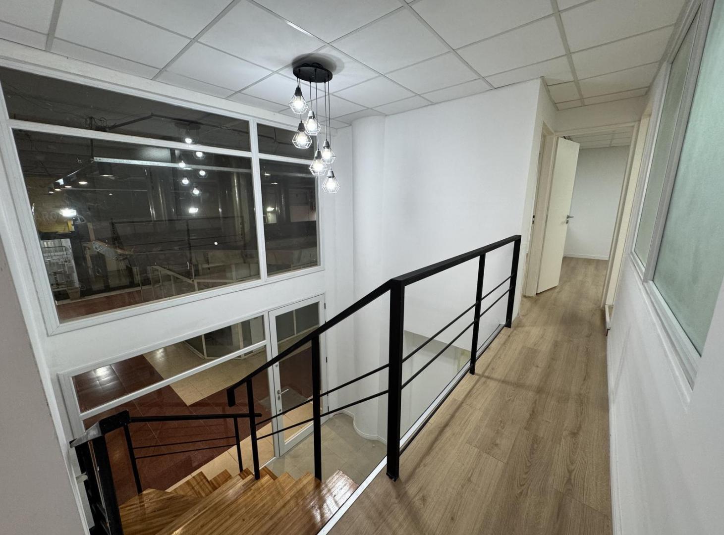 Foto de OFICINA EN VENTA / ALQUILER - Galeria Cesar, imagen 4