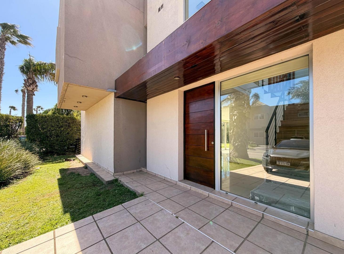 Foto de Casa en Miraflores (Funes Hills), imagen 1