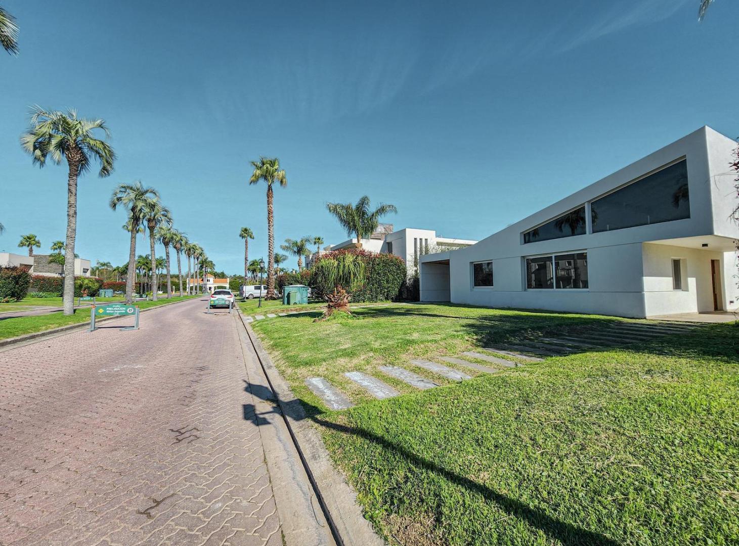 Foto de Casa de 3 dormitorios, pileta y jardín. Funes Hills Miraflores, imagen 2