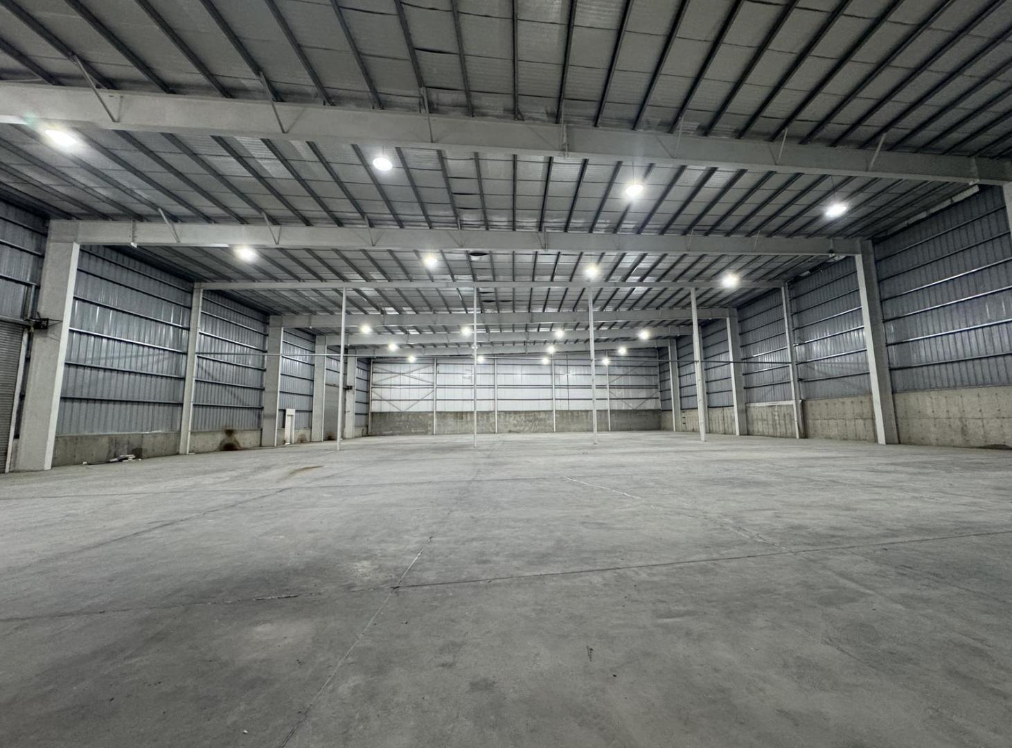 Foto de Nave Industrial en Alquiler – 1.750 m² – Micro Parque Industrial Alvear, imagen 4
