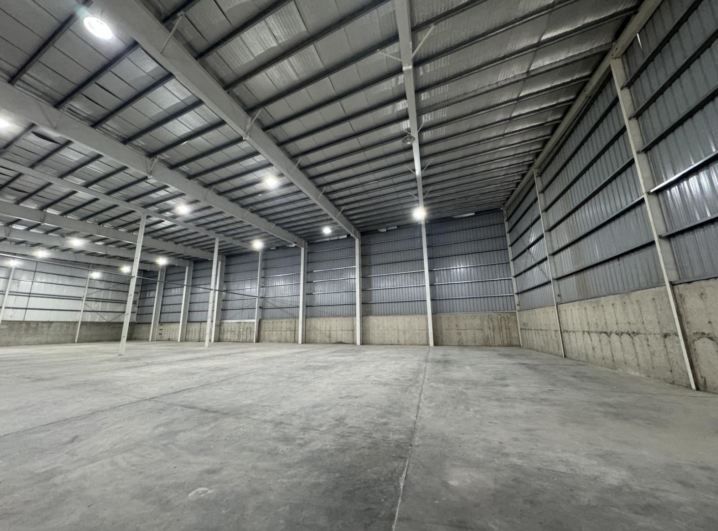 Foto de Nave Industrial en Alquiler – 1.750 m² – Micro Parque Industrial Alvear, imagen 5