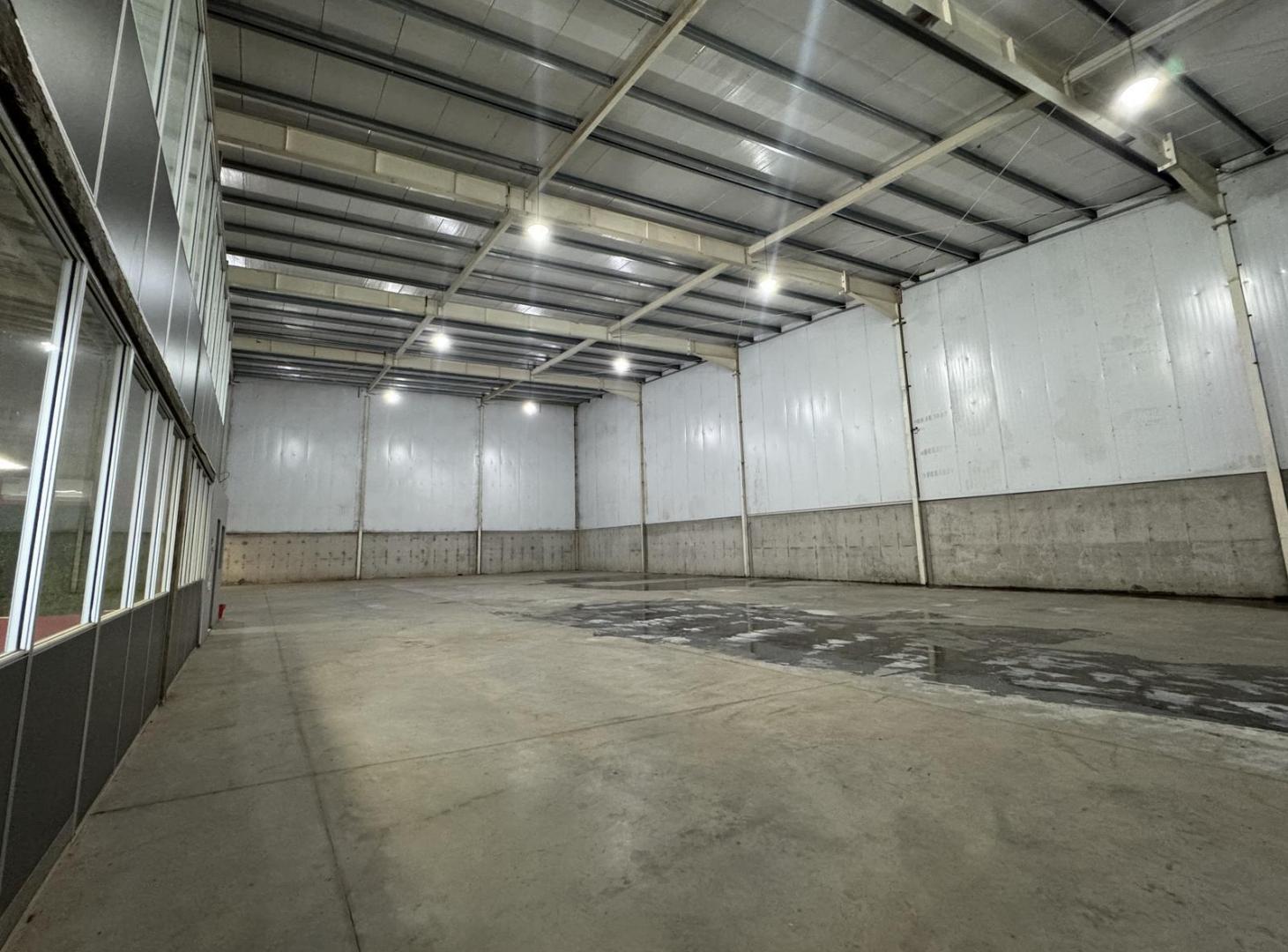 Nave Industrial en Alquiler – 850 m² de Galpón   200 m² de Oficinas – Micro Parque Industrial Alvear