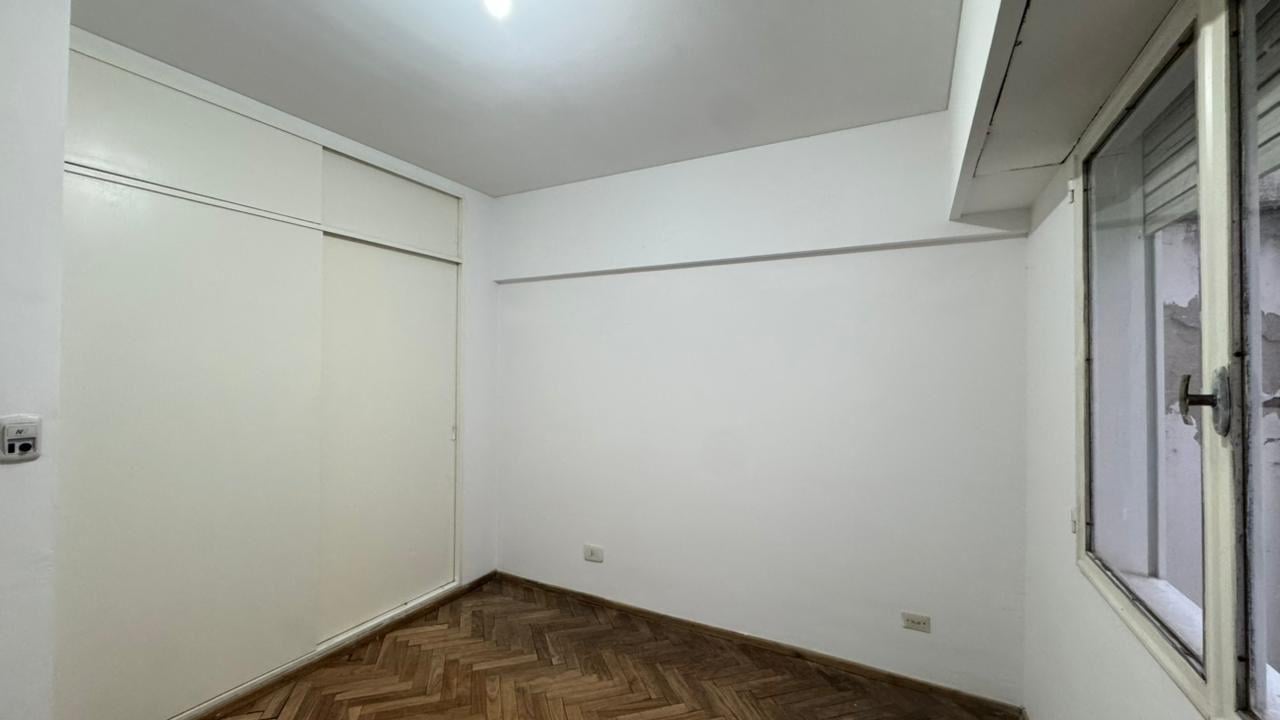 Foto de Departamento en zona Centro de tres dormitorios con balcón. Reciclado, imagen 4