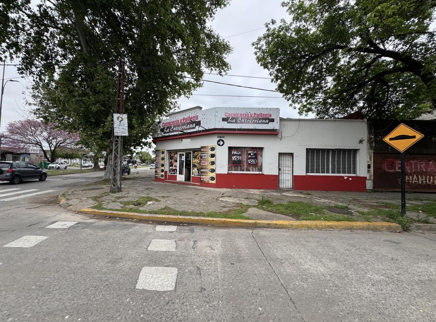 Foto de Local comercial en importante esquina, imagen 1