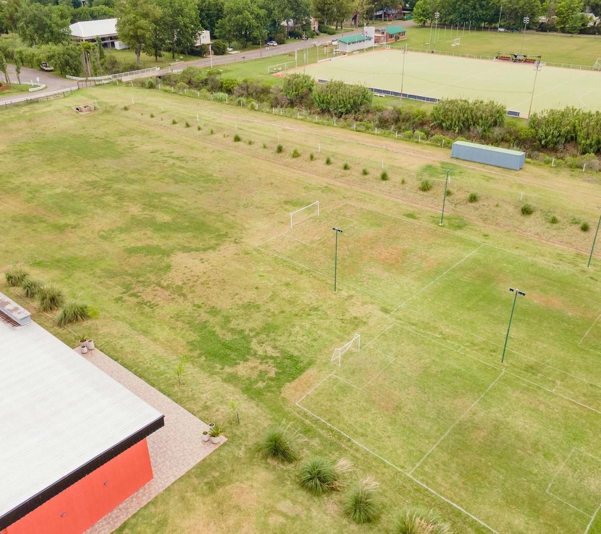 Terreno en Las Casuarinas Ibarlucea 4