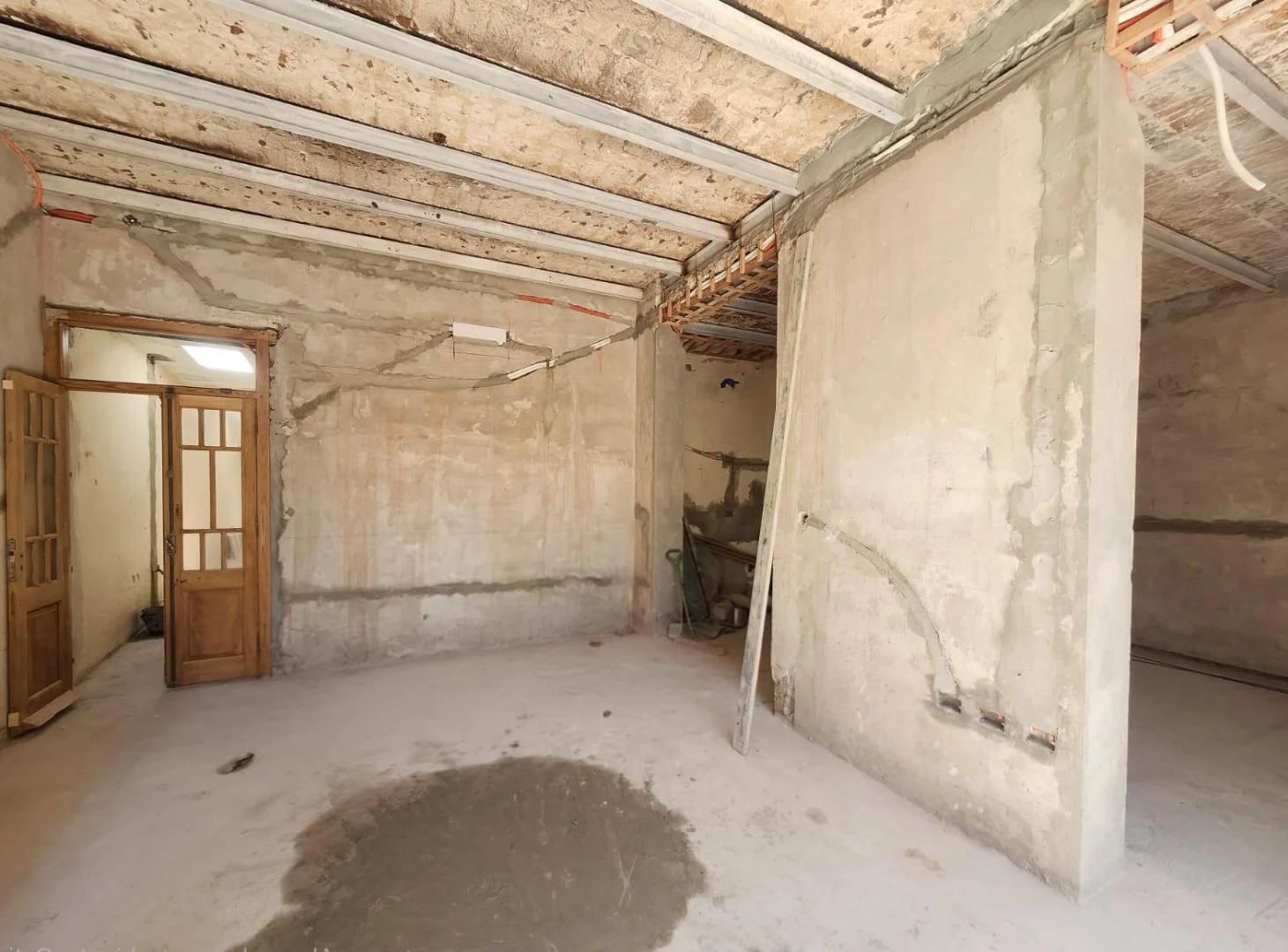 Venta casa interna unica de 3 dormitorio con cochera y pileta en abasto