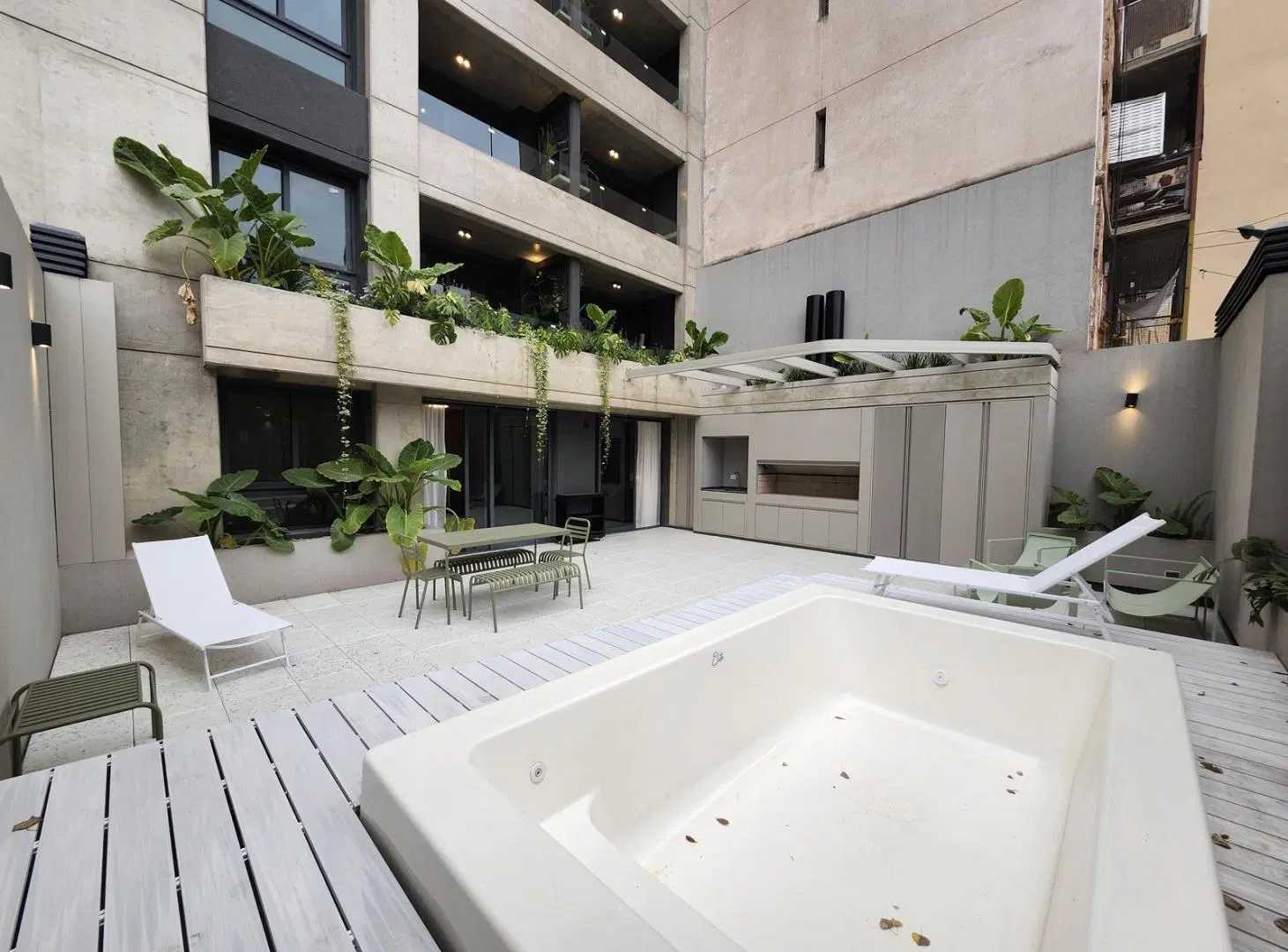 Departamento de 2 dormitorio con patio piscina y parrila premium zona rio 2