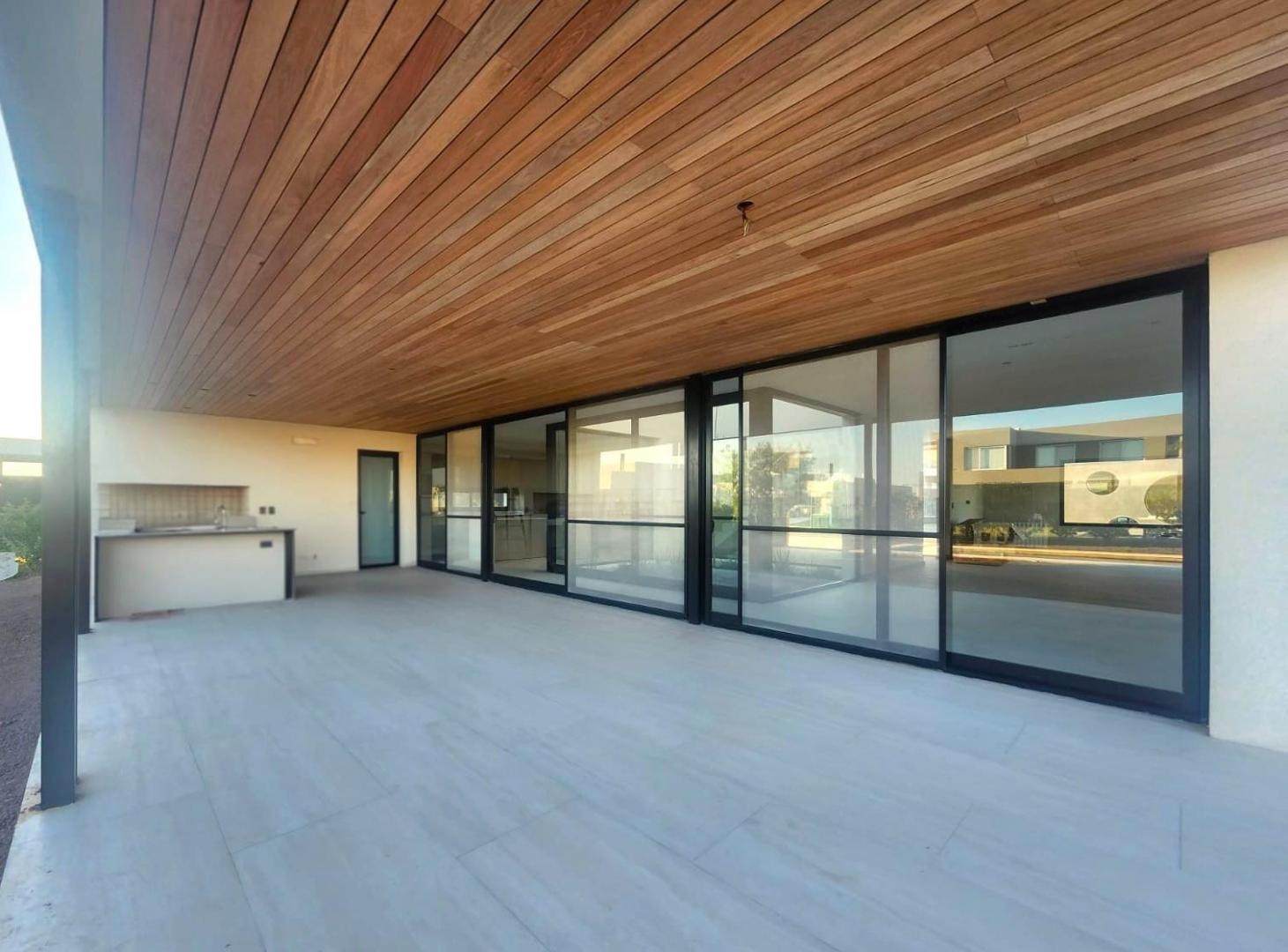 Foto de Venta Casa a estrenar en obra en Vida Barrio Cerrado Funes, imagen 4