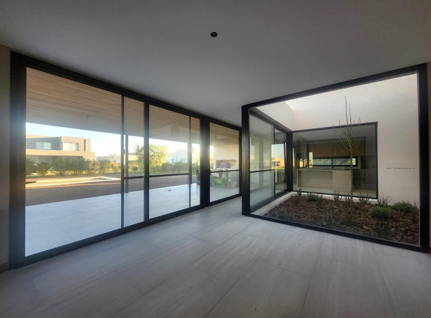 Foto de Venta Casa a estrenar en obra en Vida Barrio Cerrado Funes, imagen 3
