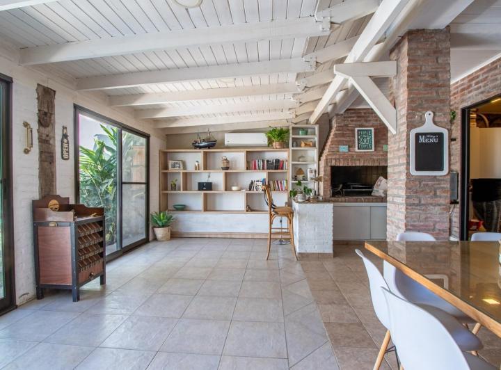 Casa en  venta 4dormis con quincho y pileta climatizada 2