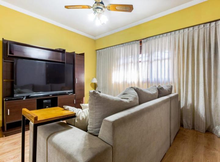 VENTA - Casa de 3 dormitorios, cochera, jardín y pileta - Rosario. 5