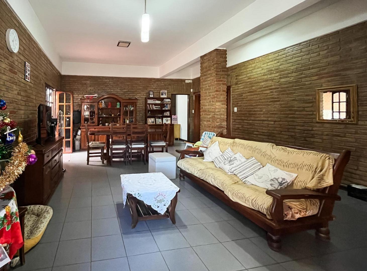 Foto de VENTA - Casa de 2 dormitorios con cochera en Cañada de Gomez, Santa Fe., imagen 3