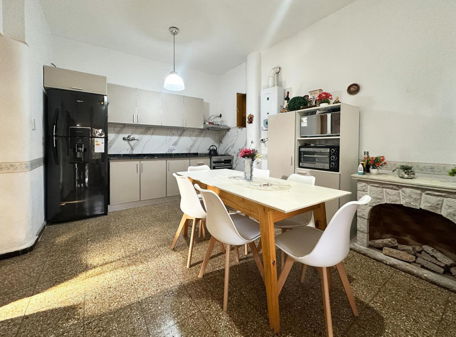 Venta Casa PH en planta baja de 2 dormitorios departamento, barrio Belgrano, Rosario