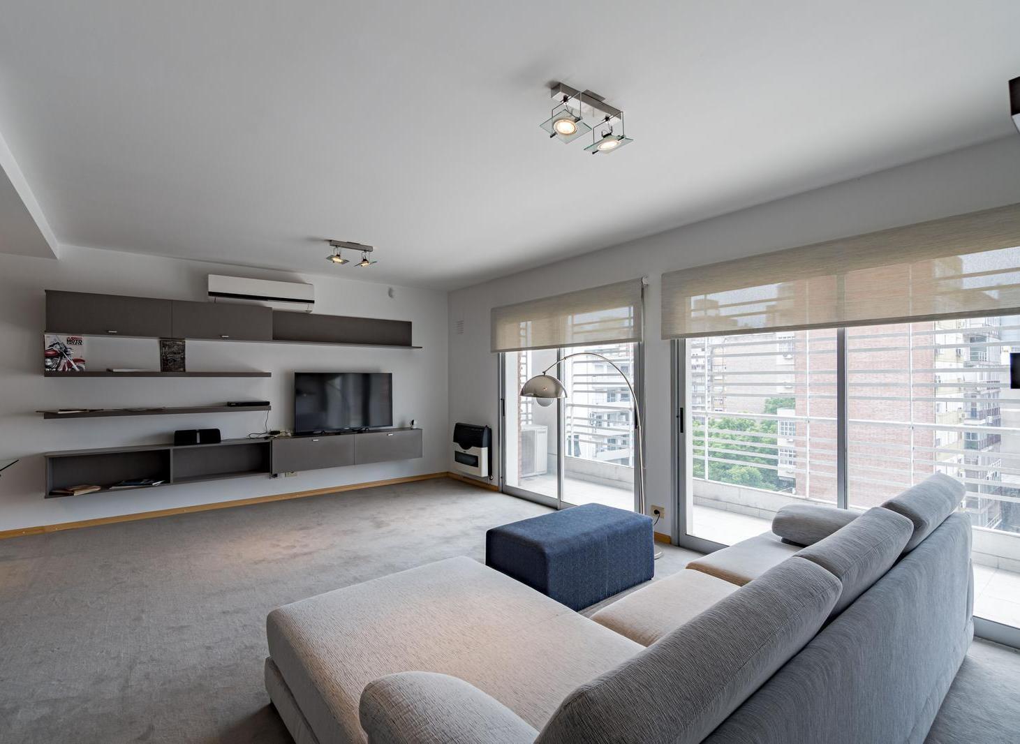 VENTA Departamento, piso exclusivo de 2 dormitorios con Dos cocheras. Centro, Rosario.