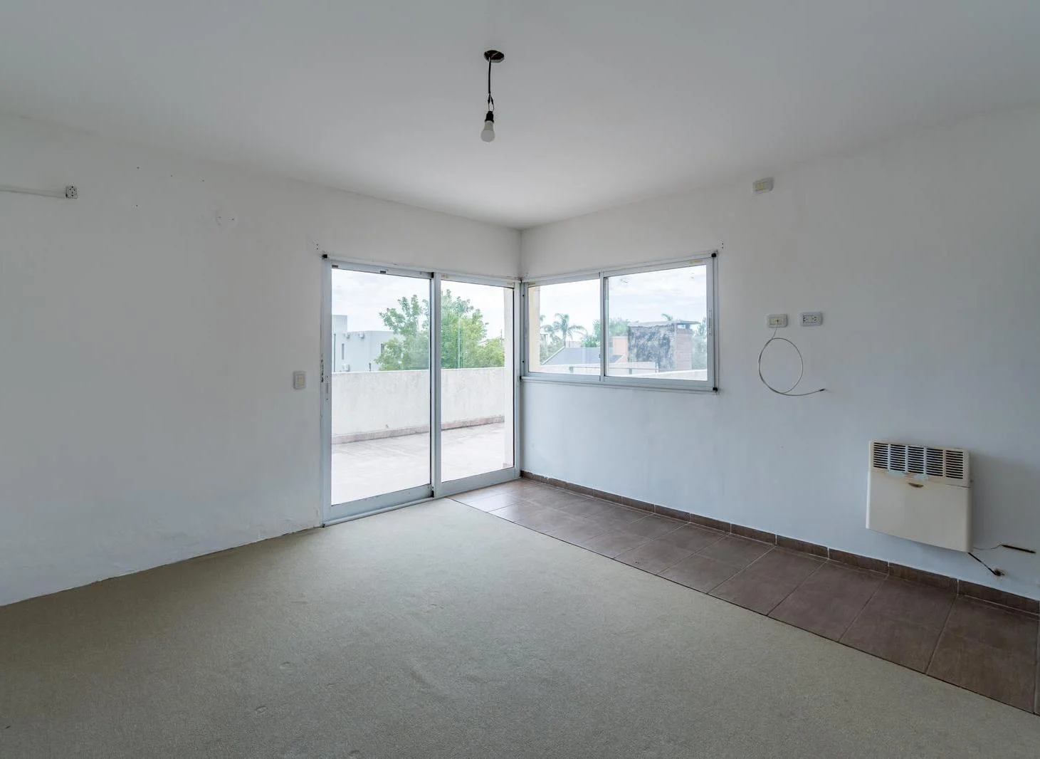 Foto de VENTA Casa al frente de dos plantas, tres dormitorios, cochera y, imagen 4