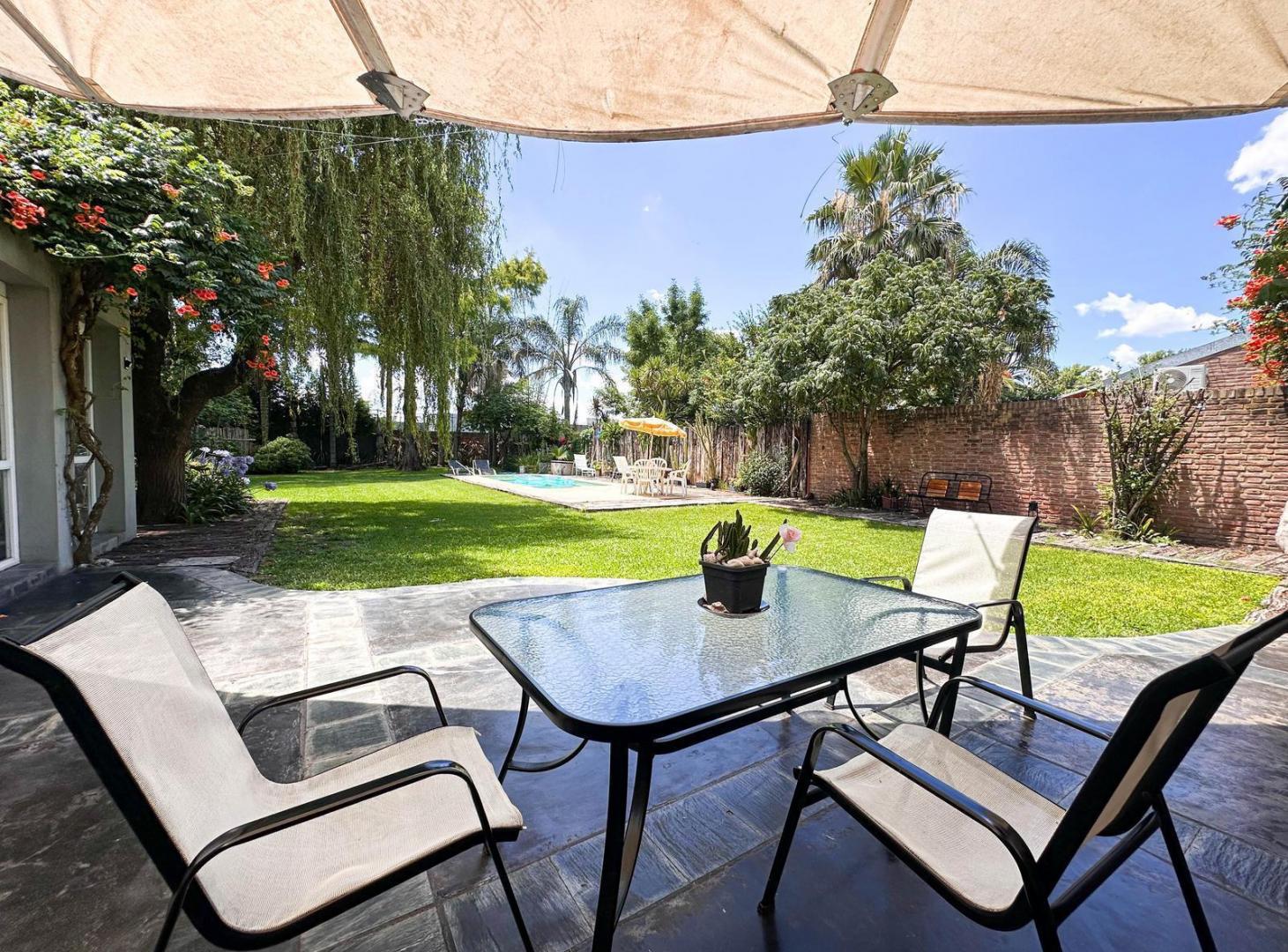 Foto de VENTA/PERMUTA - Casa de 3 Dormitorios, Cochera, Quincho, Jardín y Pileta - Cañada de Gomez., imagen 4