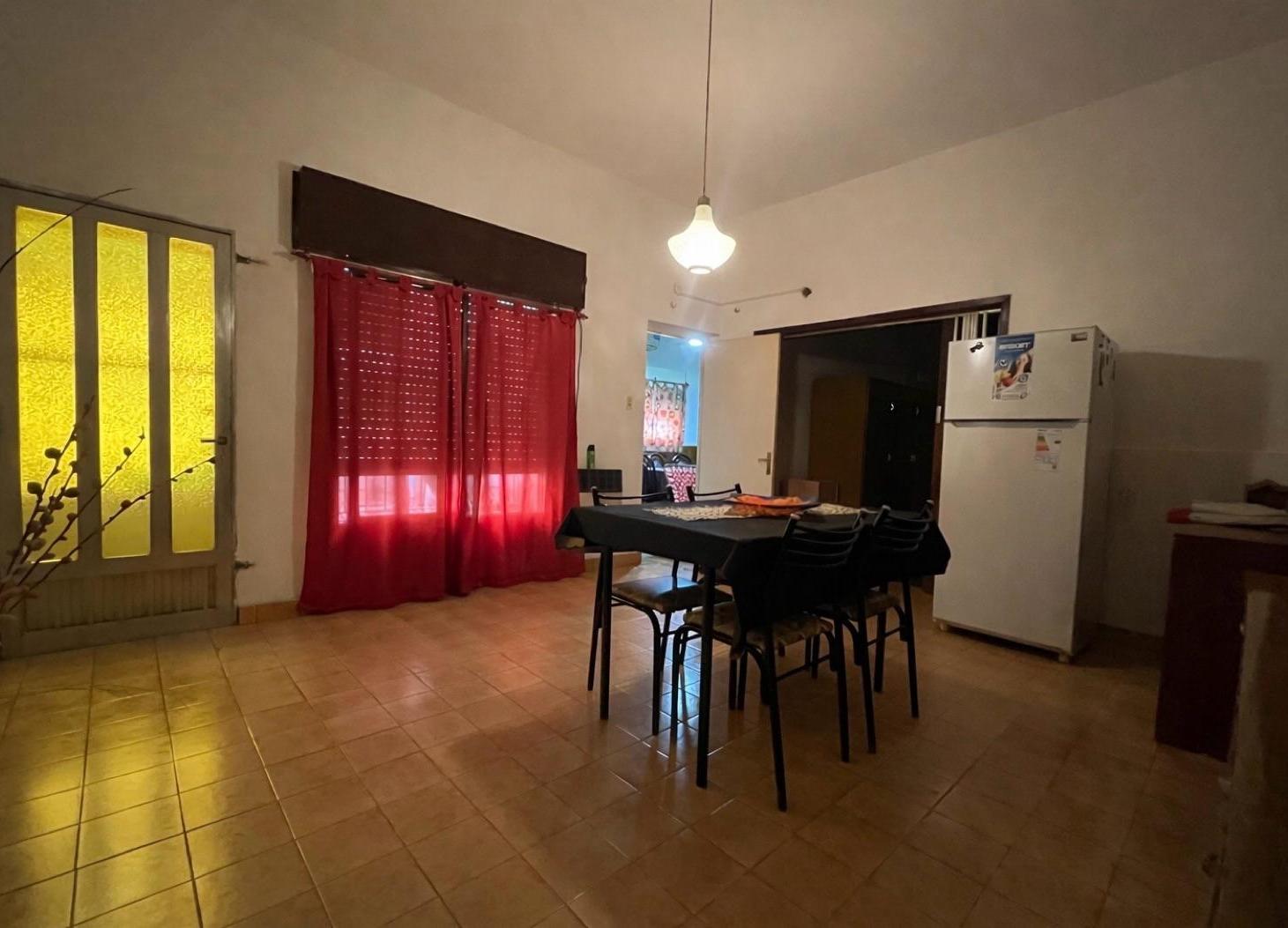 Foto de VENTA/ PERMUTA- Casa con local comercial y dos galpones, sobre lote de, imagen 1