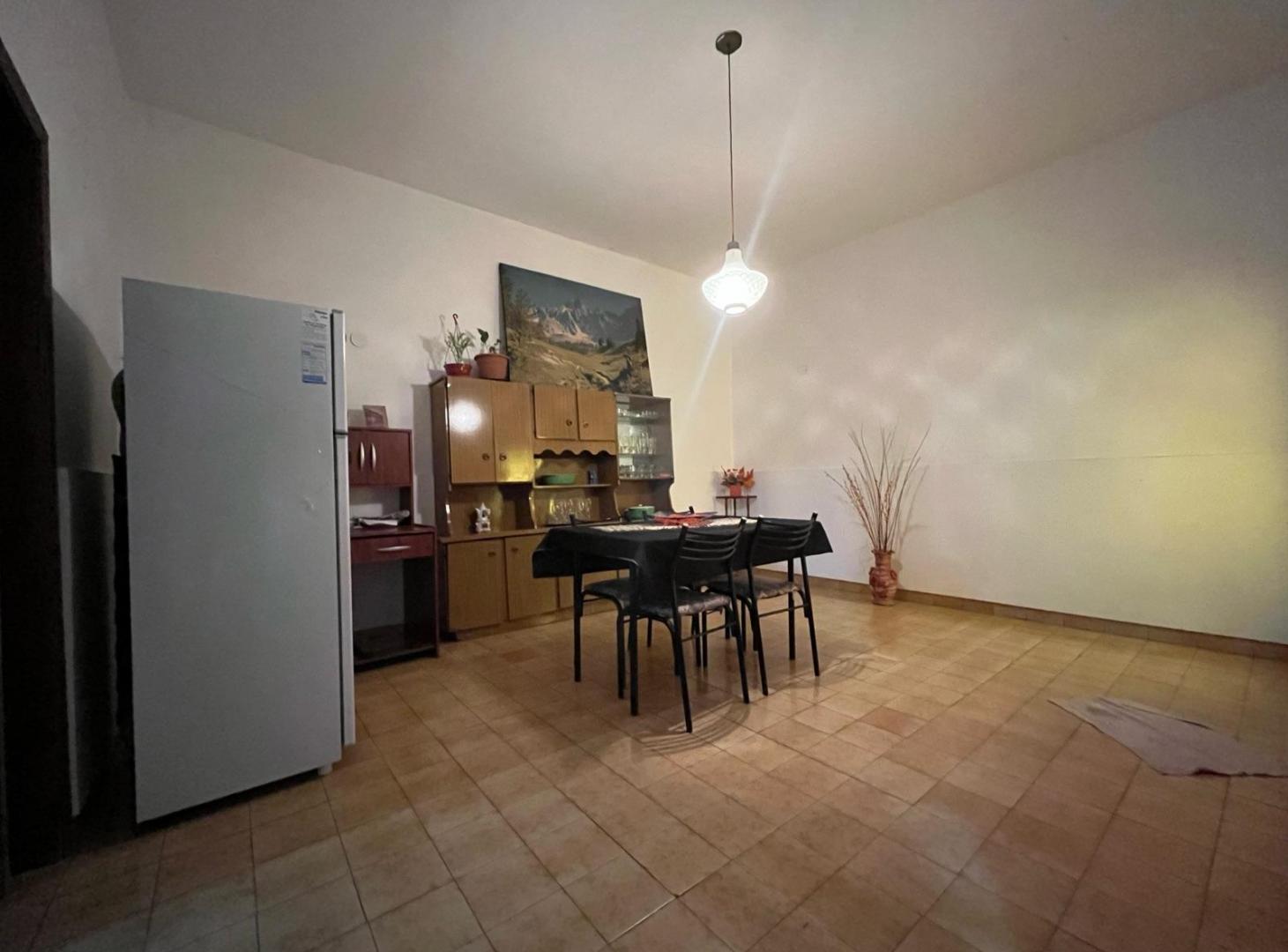 Foto de VENTA/ PERMUTA- Casa con local comercial y dos galpones, sobre lote de, imagen 3