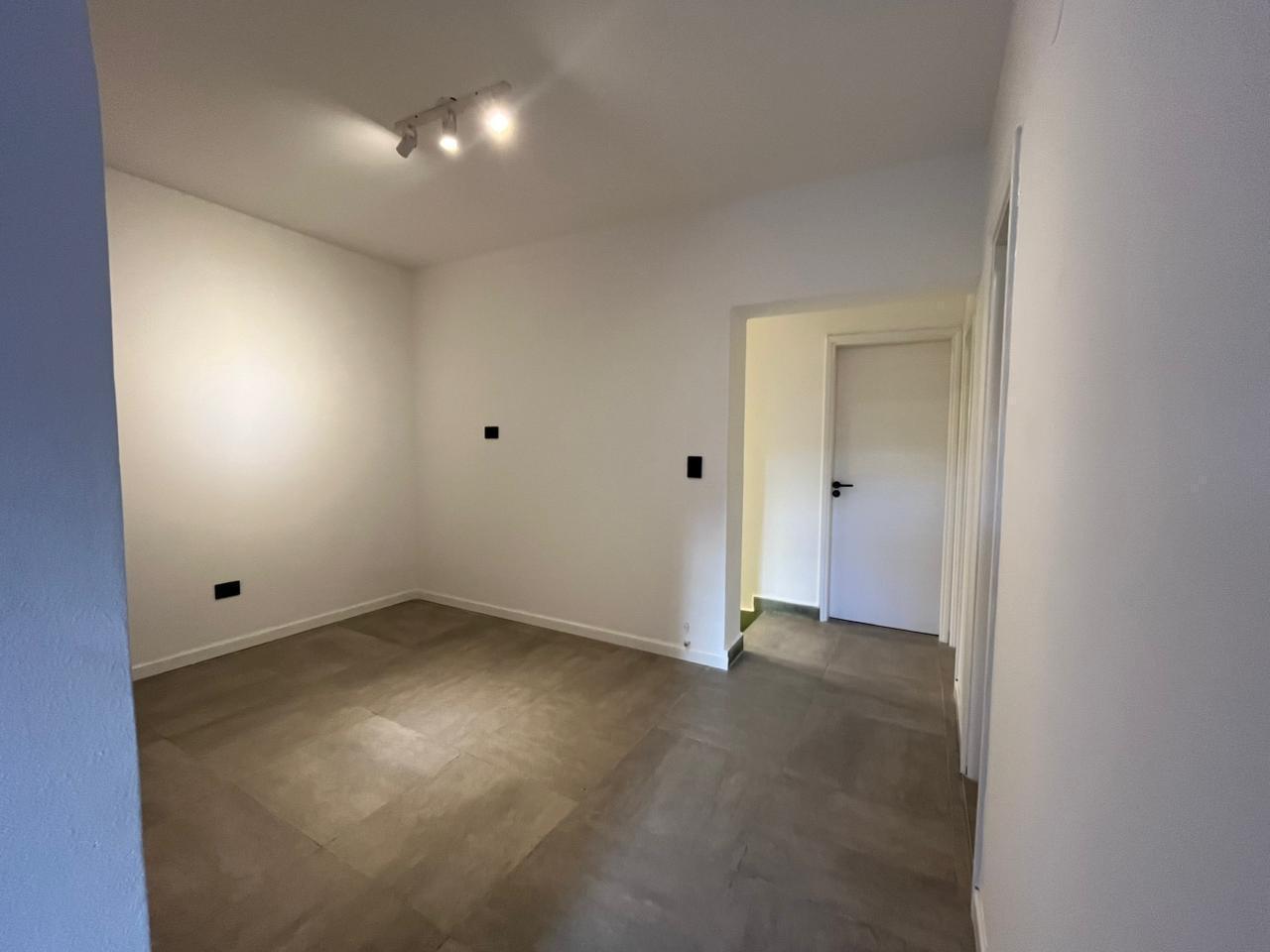 VENTA – Casa en planta alta de 3 Dormitorios con Patio y Terraza. Centro, Rosario.