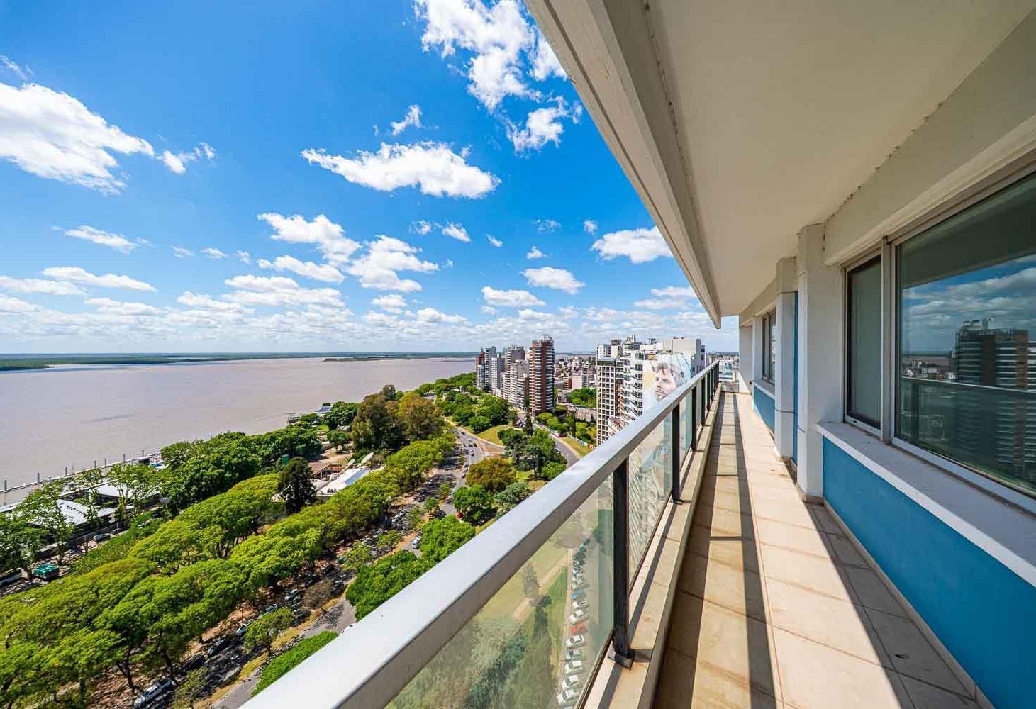 VENTA - Piso exclusivo de 4 dormitorios grande en torre Aqualina, Rosario