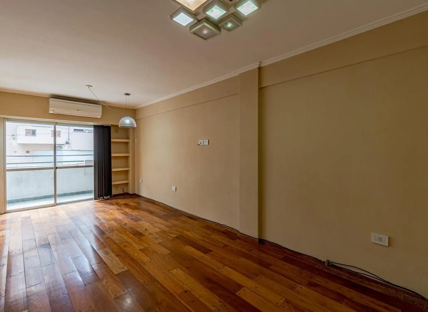 VENTA - Departamento de 2 Dormitorios con balcón - Pichincha, Rosario. 2