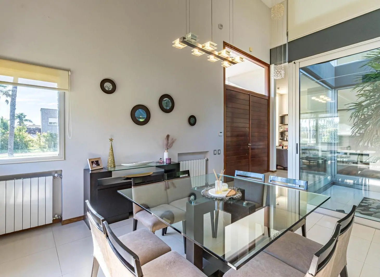 VENTA–Casa de 3 dormitorios con cochera doble y pileta. Funes Hills, Miraflores. Funes. 3