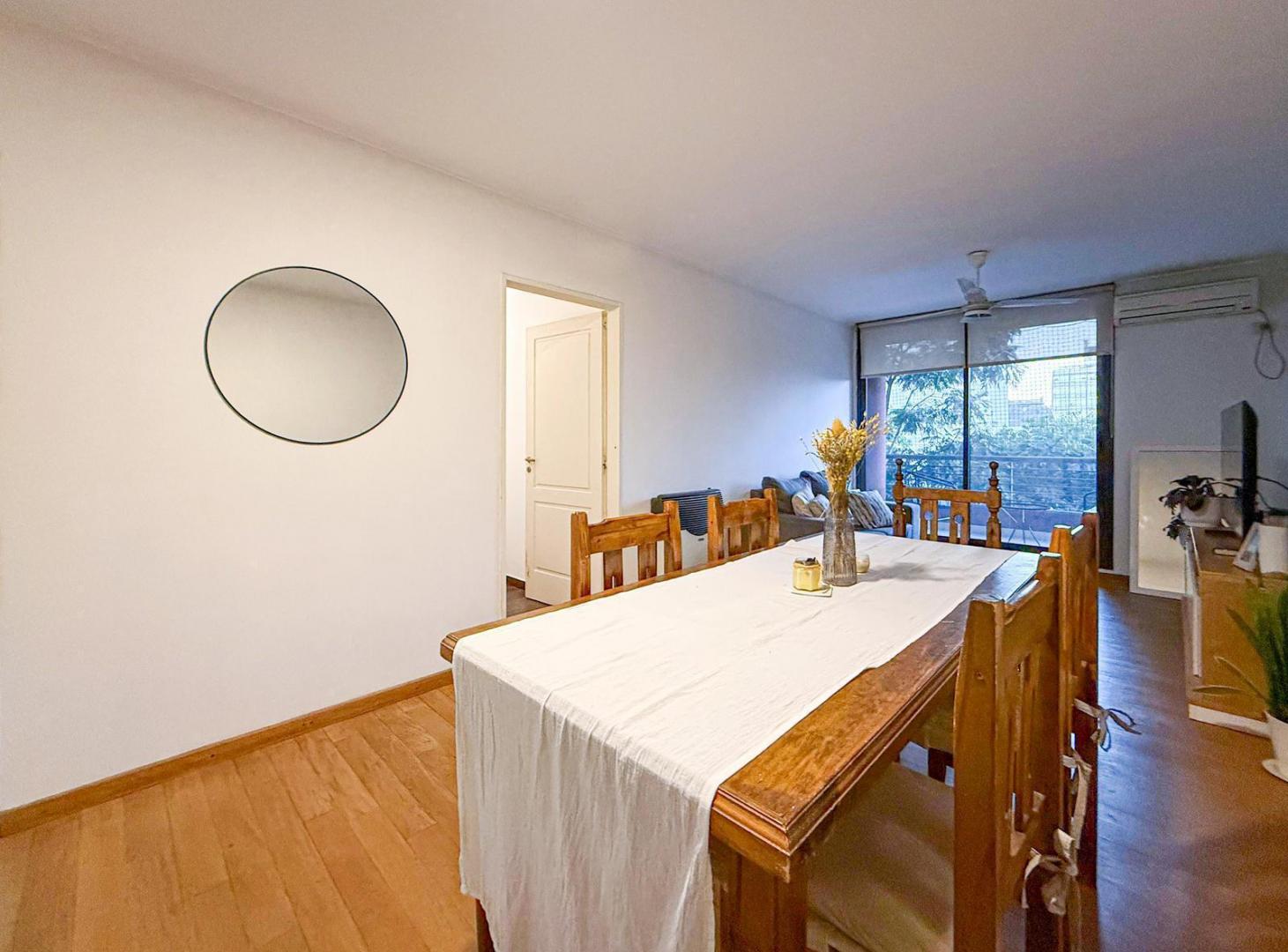 VENTA/PERMUTA: Departamento de 2 Dormitorios con Balcón y Cochera.