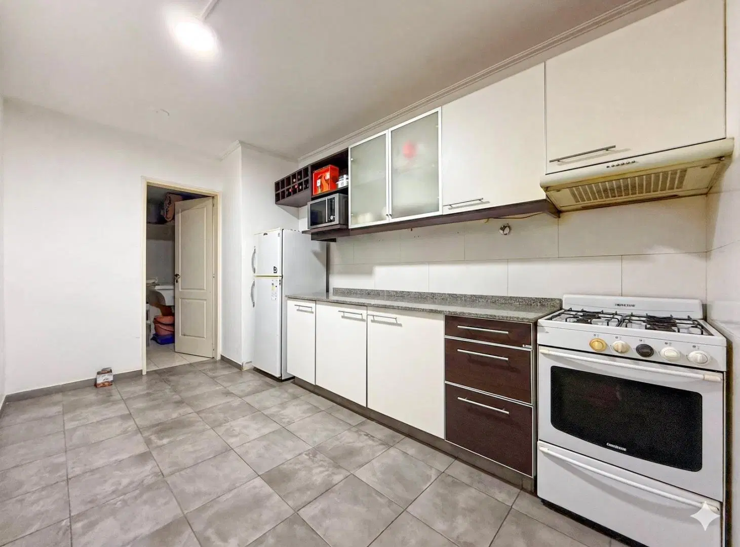 VENTA/PERMUTA: Departamento de 2 Dormitorios con Balcón y Cochera. 2