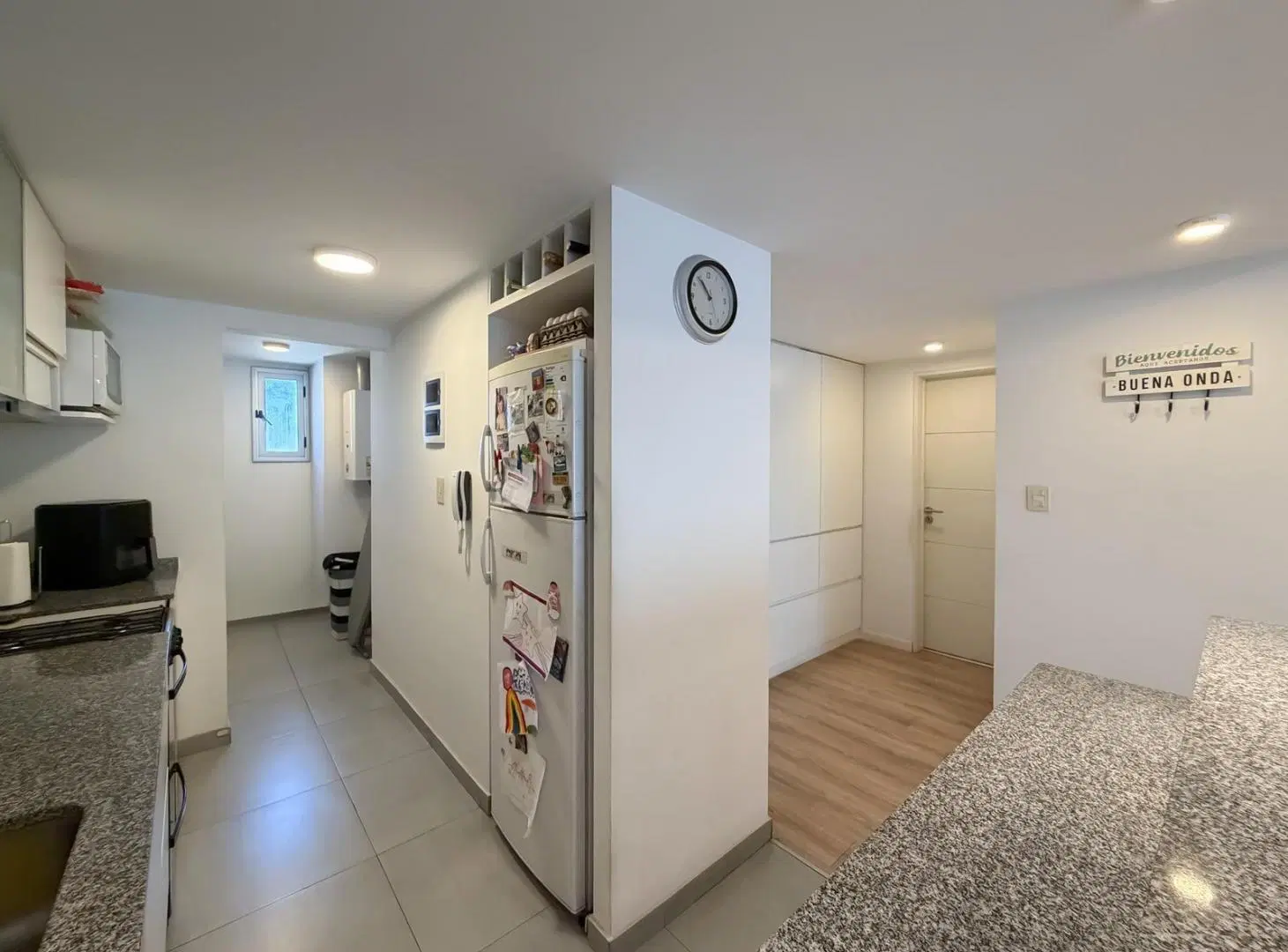 VENTA – Departamento de 2 dormitorios con balcón, amenities y cochera disponible. Barrio Abasto, Ros 8