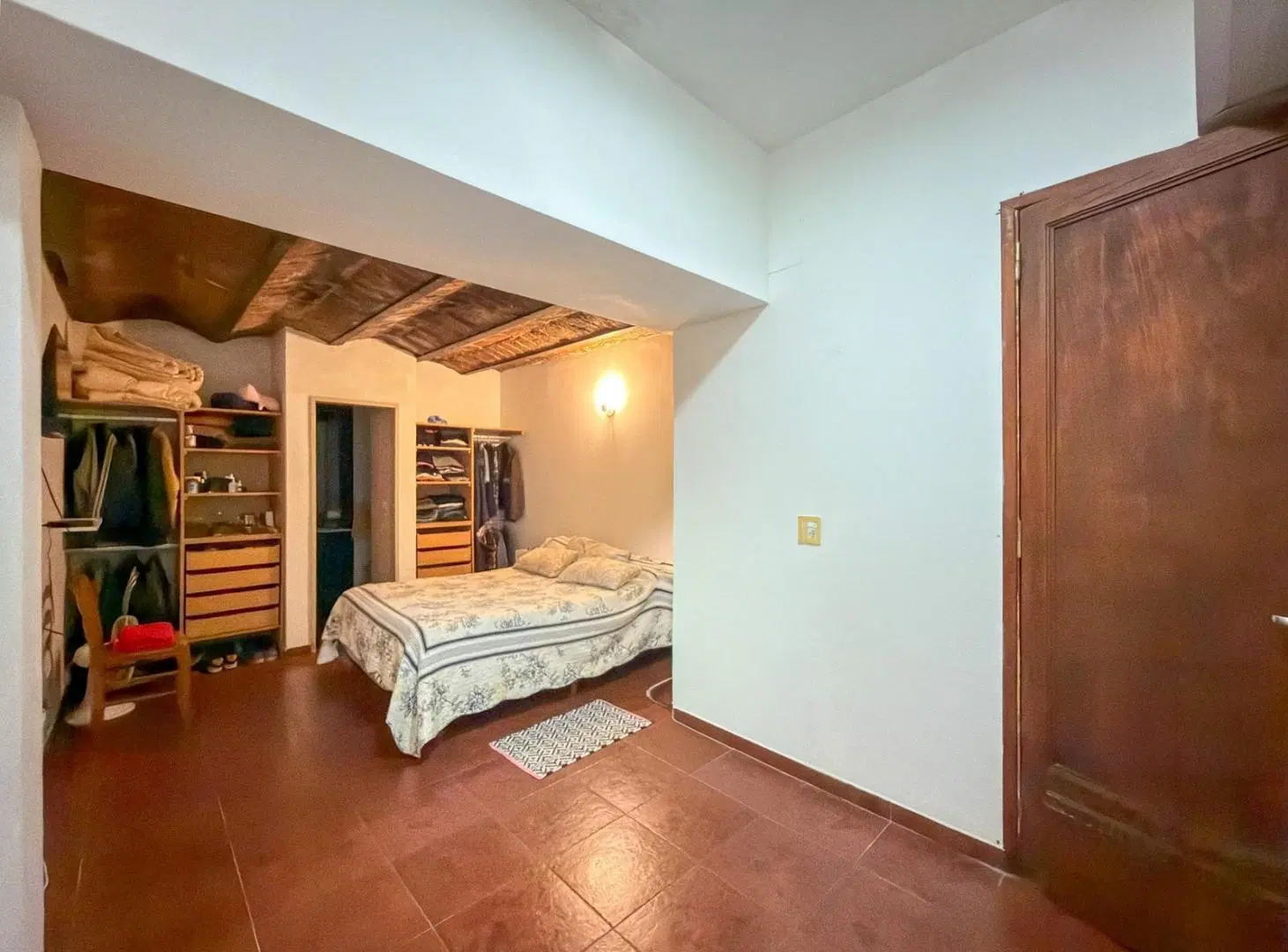 VENTA - Casa 3 dormitorios con patio y cochera pasante en barrio Pichincha, Rosario. 4