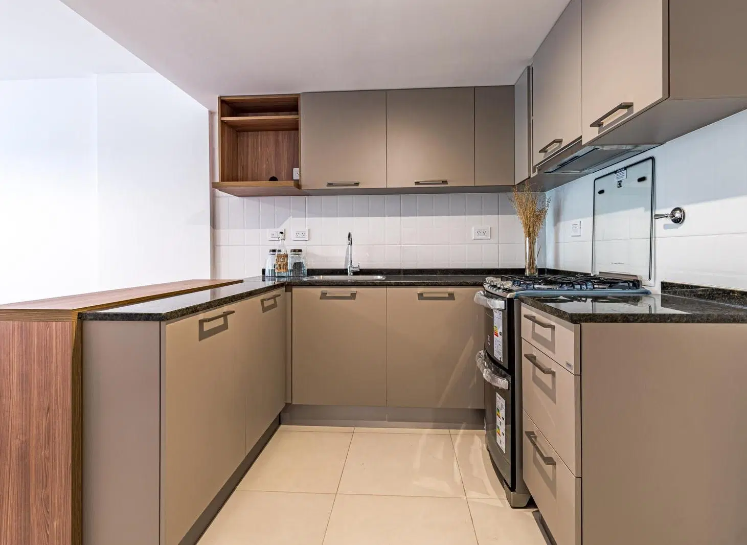 VENTA - Departamento dos dormitorios a ESTRENAR con amenities, barrio Lourdes, Rosario. 4