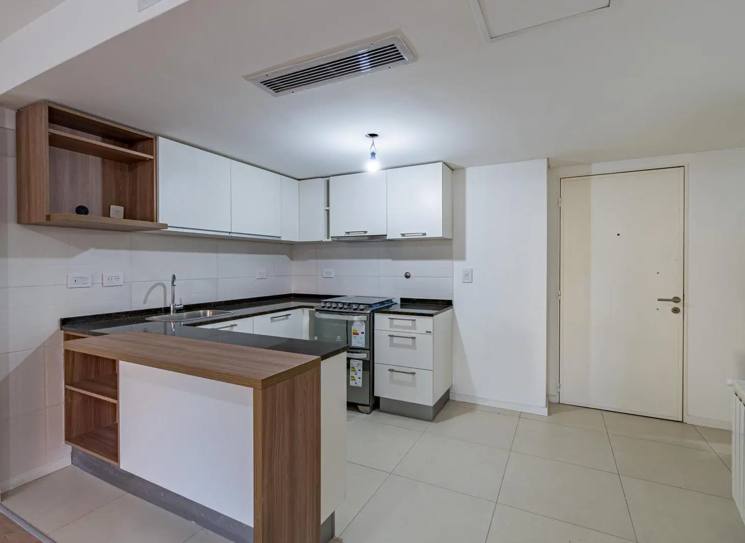 VENTA - Departamento dos dormitorios a ESTRENAR con amenities, barrio Lourdes, Rosario. 2