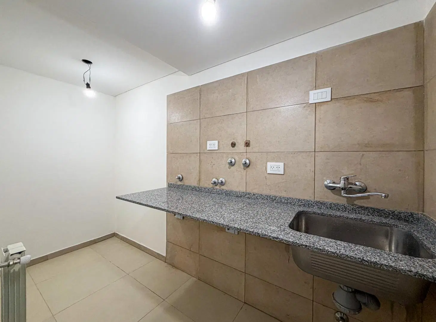 VENTA - Departamento dos dormitorios a ESTRENAR con amenities, barrio Lourdes, Rosario. 3