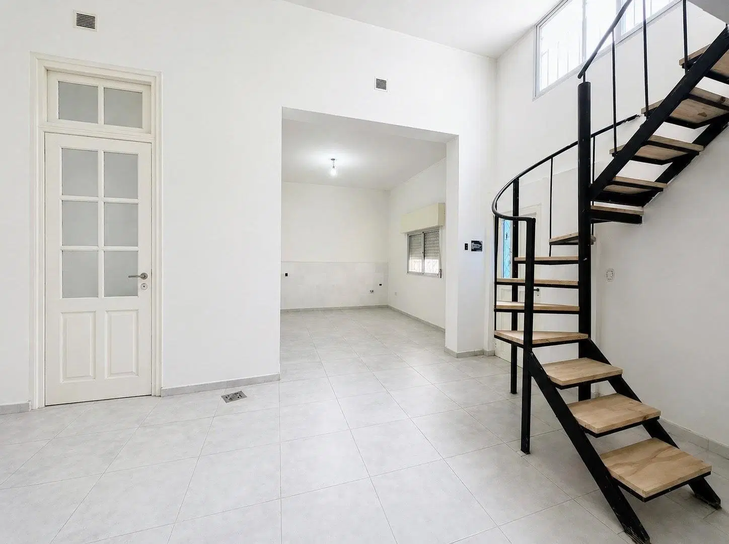 VENTA – Casa de pasillo en PH de 3 dormitorios. Barrio Martín, Rosario. Apto crédito. 4